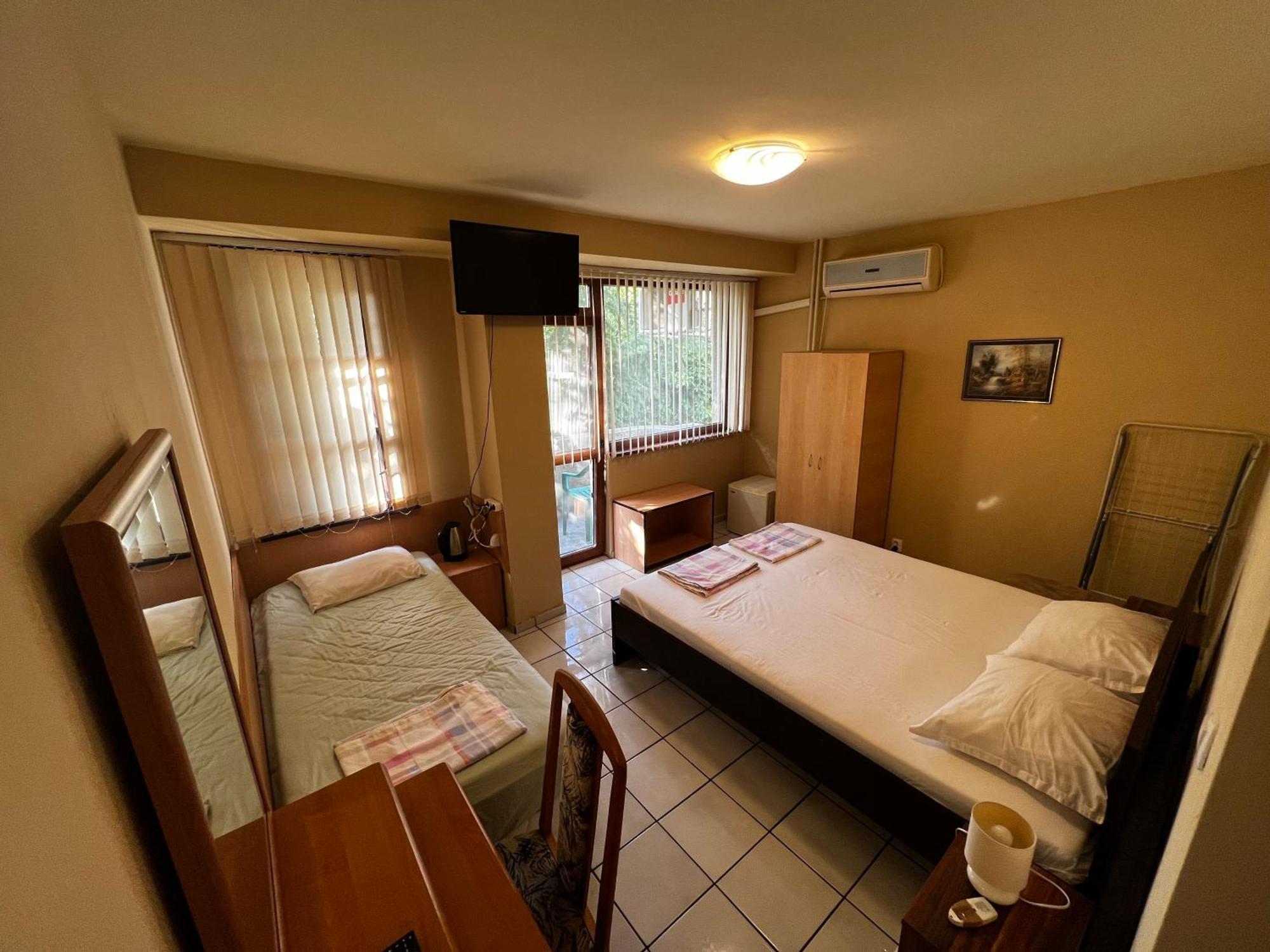 Dvete Brezi Hotel Burgas Luaran gambar