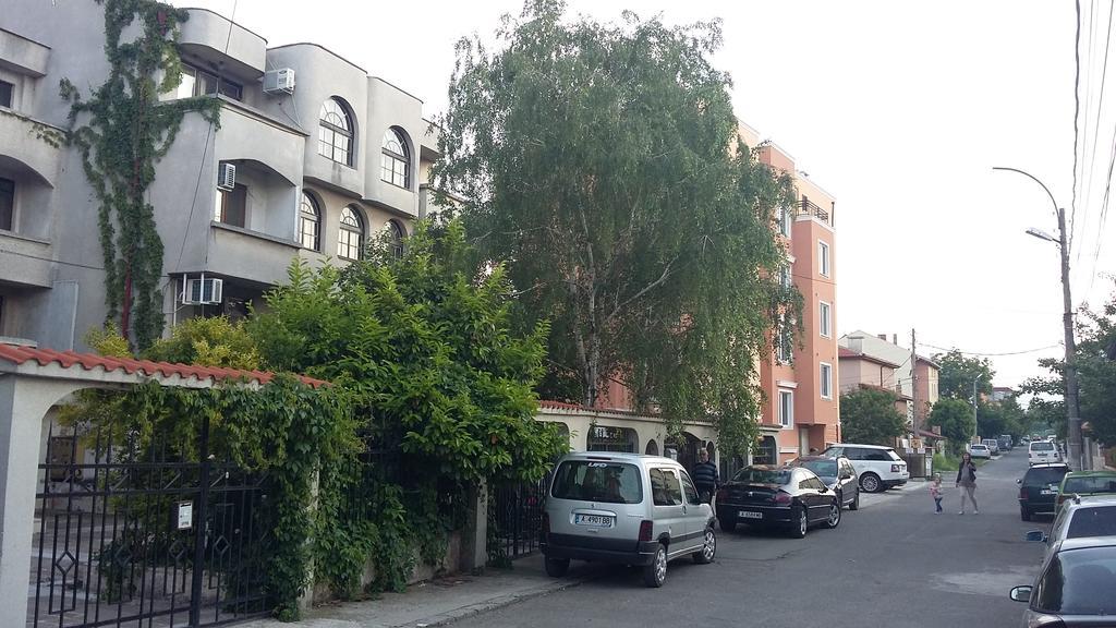 Dvete Brezi Hotel Burgas Luaran gambar